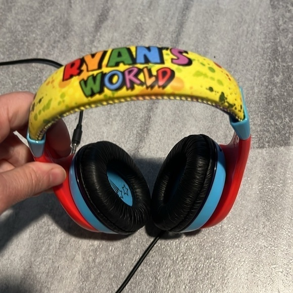 Ryan’s World blue red yellow wired youth headphones adjustable - Picture 6 of 6